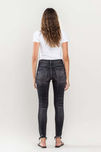 Load image into Gallery viewer, Lovervet Raw Hem Cropped Skinny Jeans
