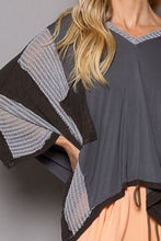 Load image into Gallery viewer, POL High-Low Contrast V-Neck Top