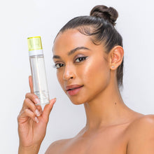 Load image into Gallery viewer, ESSENTIALS Long-Lasting Setting Spray: 3.5 FL OZ / 100 ML
