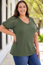 Load image into Gallery viewer, Plus Size Spliced Lace V-Neck Top