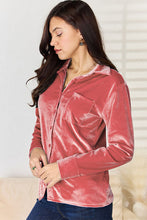 Load image into Gallery viewer, Pocketed Button Up Long Sleeve Shirt