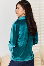 Load image into Gallery viewer, Pocketed Button Up Long Sleeve Shirt