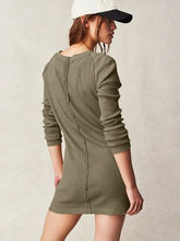 Load image into Gallery viewer, Waffle-Knit Round Neck Long Sleeve Sweater