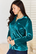 Load image into Gallery viewer, Pocketed Button Up Long Sleeve Shirt
