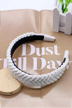 Load image into Gallery viewer, Retro Style Knitted Headband