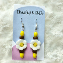 Load image into Gallery viewer, Happy Daisy Earrings
