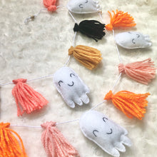 Load image into Gallery viewer, Happy Ghost Garland
