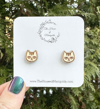 Load image into Gallery viewer, Cat Stud
