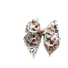 Load image into Gallery viewer, Swiftmas Icons Elle Bow : Small
