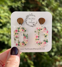 Load image into Gallery viewer, Floral Dangle Earring
