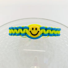 Load image into Gallery viewer, Smiley Face Paracord Bracelet
