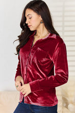 Load image into Gallery viewer, Pocketed Button Up Long Sleeve Shirt
